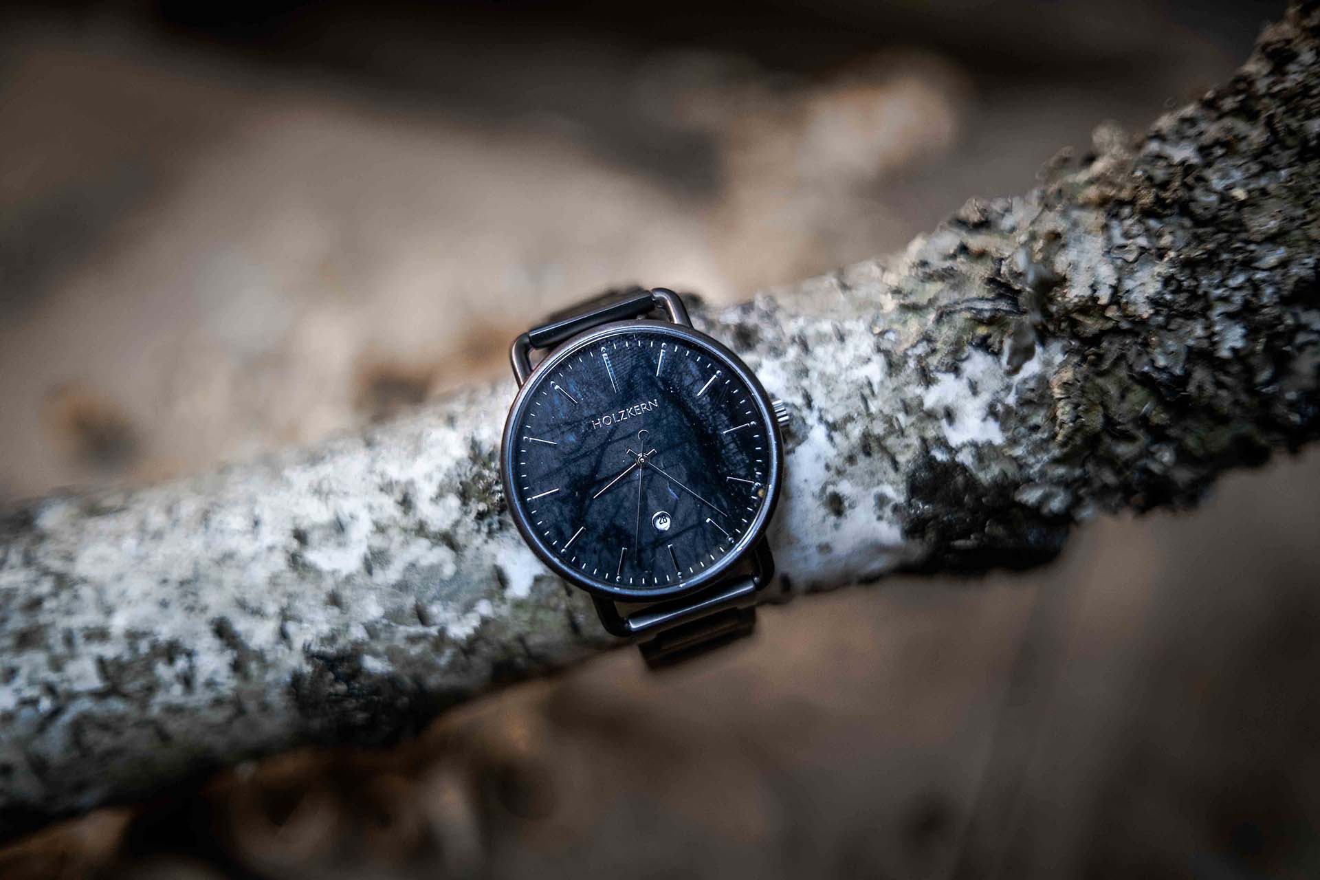 holzkern wathces wooden watch austria kickstarter jorghut