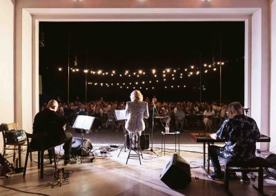 bistro švicarija koncert alenka godec tivoli ljubljana