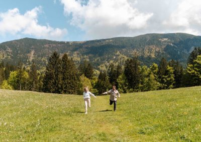 predporočno fotografiranje na Golici, narcise, javorniški rovt