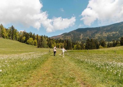 predporočno fotografiranje na Golici, narcise, javorniški rovt