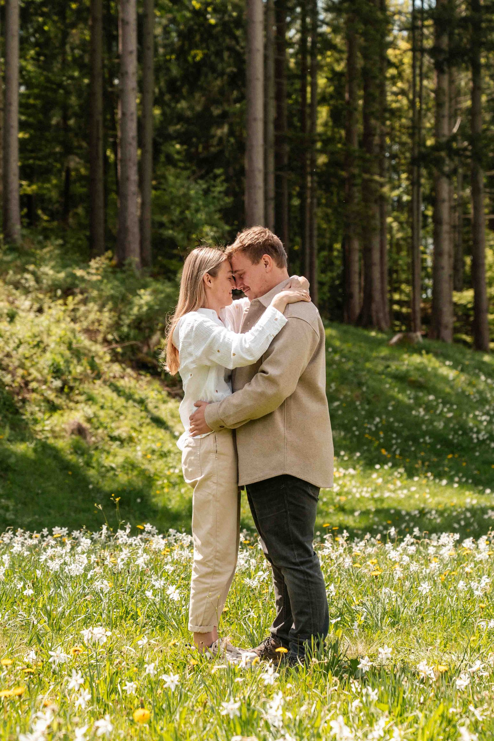 predporočno fotografiranje na Golici, narcise, javorniški rovt